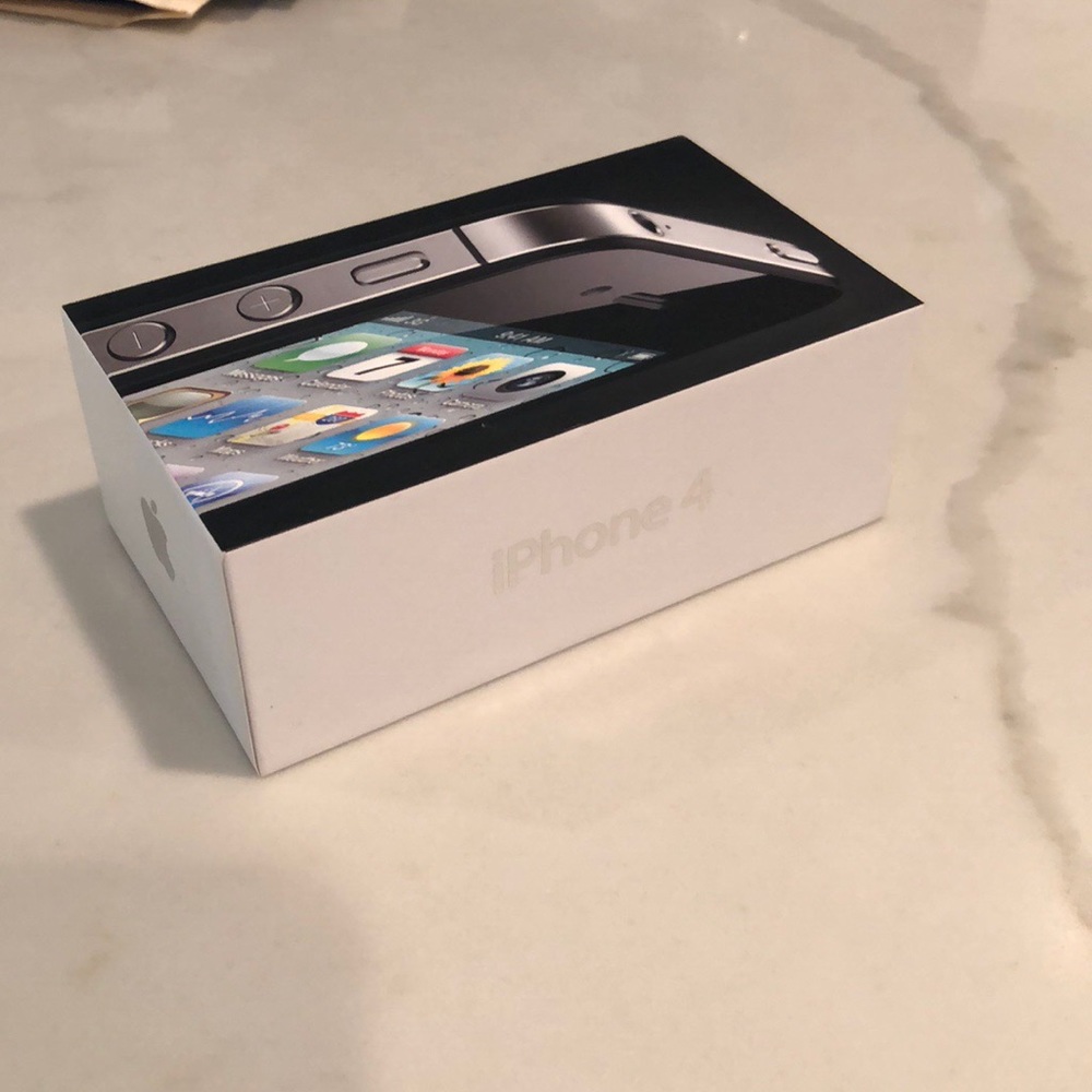 Iphone 4 box and just the power cord brand new